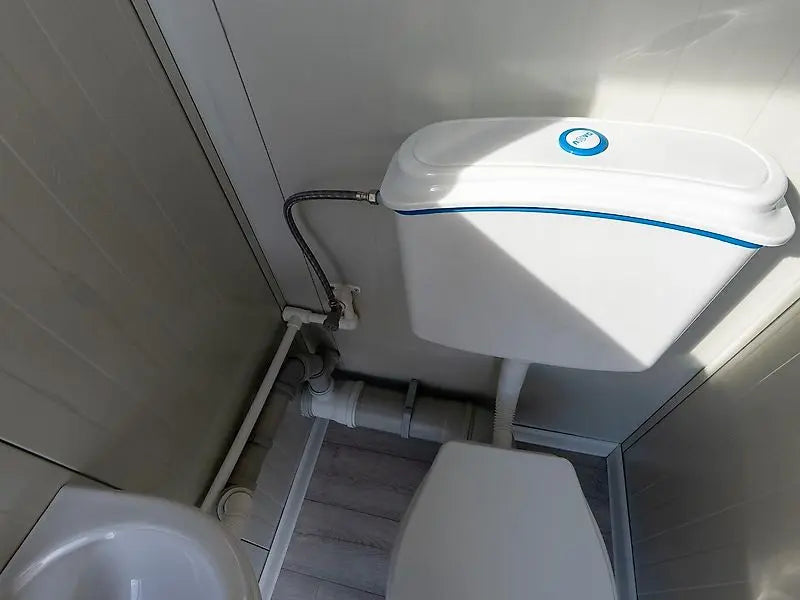 Sanitary container, 8 x (toilet + sink) 220×400