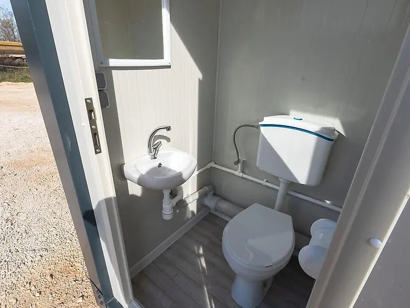 Sanitary container, 8 x (toilet + sink) 220×400