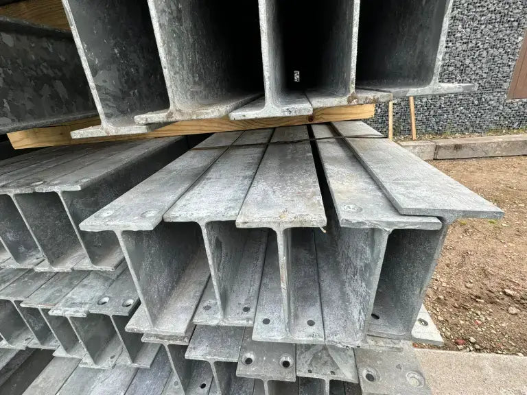 IPE 180 (60x) steel beam