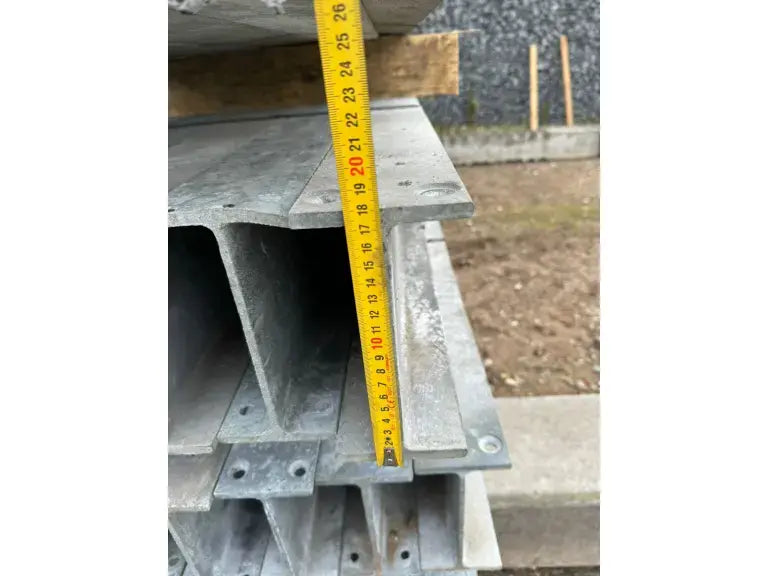 IPE 180 (60x) steel beam
