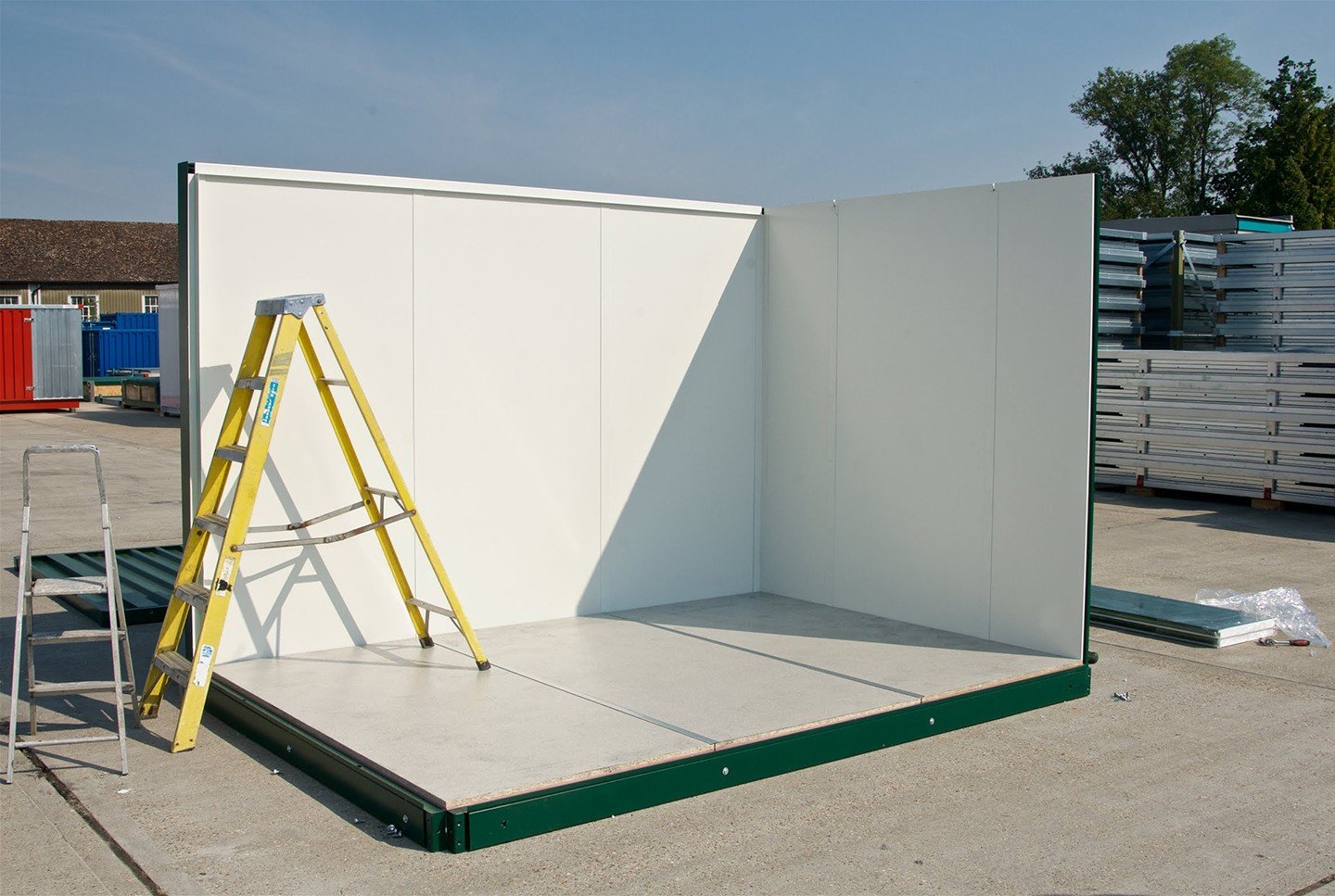 FLAT PACK OFFICES – Compact, Customizable & Ready to Work!
