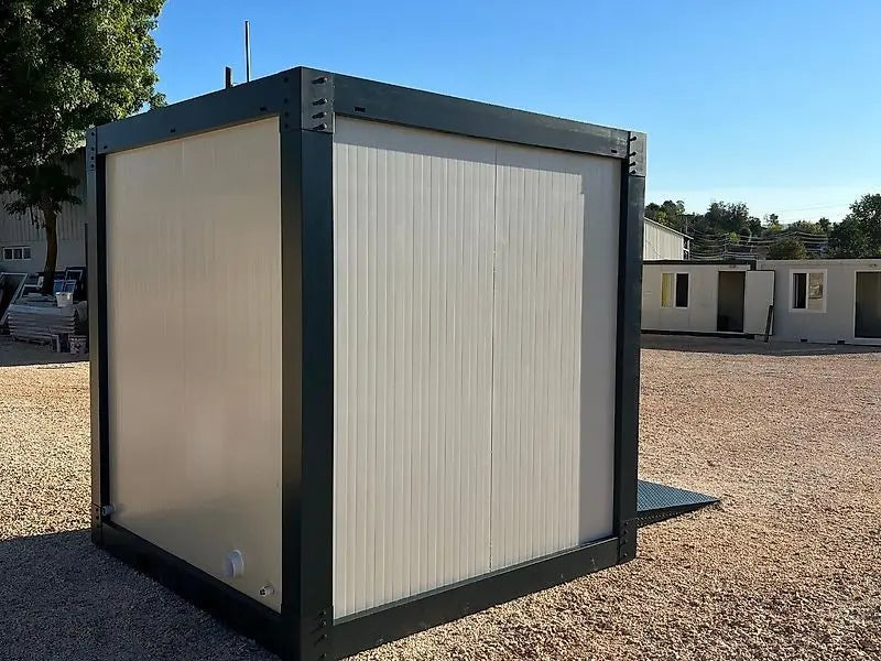 Toilet container for disabled people, 220 x 220 cm