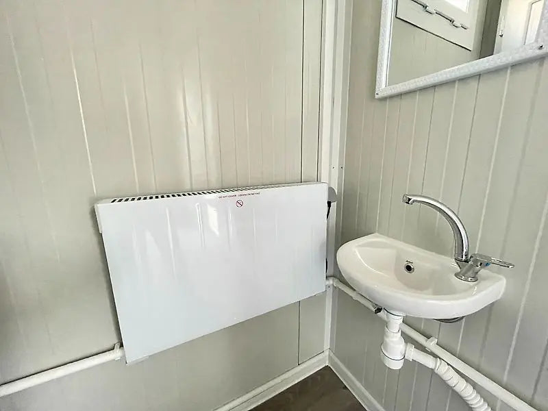 Sanitary container, 6 x (toilet + sink) 240×600