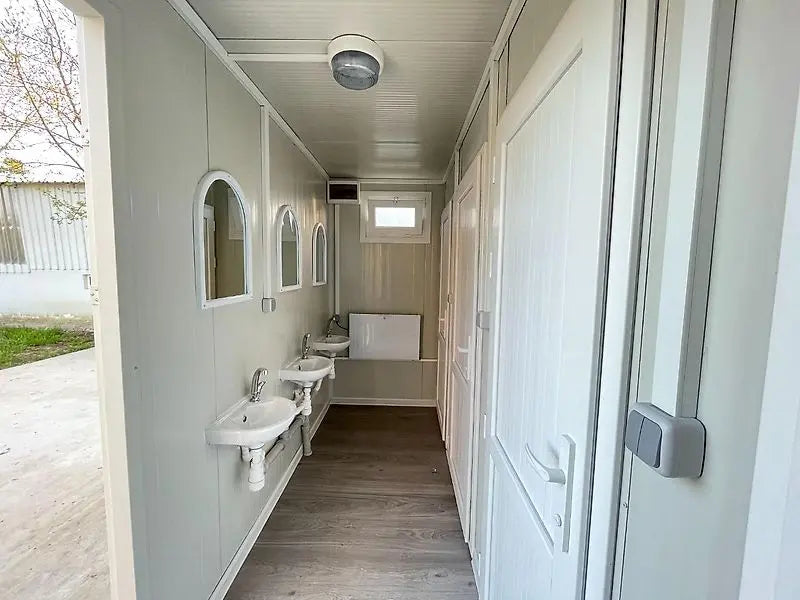 Sanitary container, 6 x (toilet + sink) 240×600