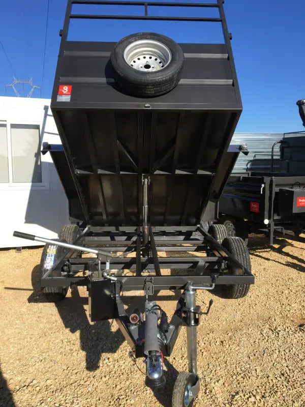 Hydraulic tipping trailer
