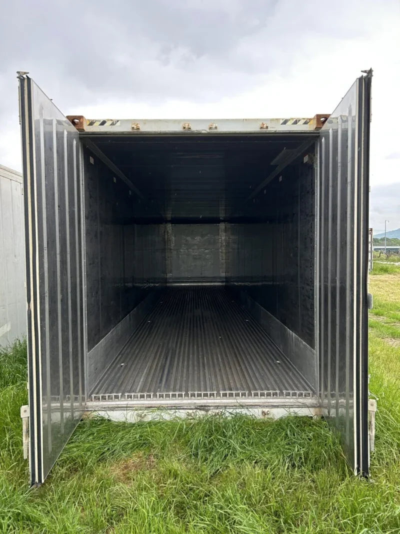 2009 40′ High Cube Refrigerated Storage Container – CCR18757
