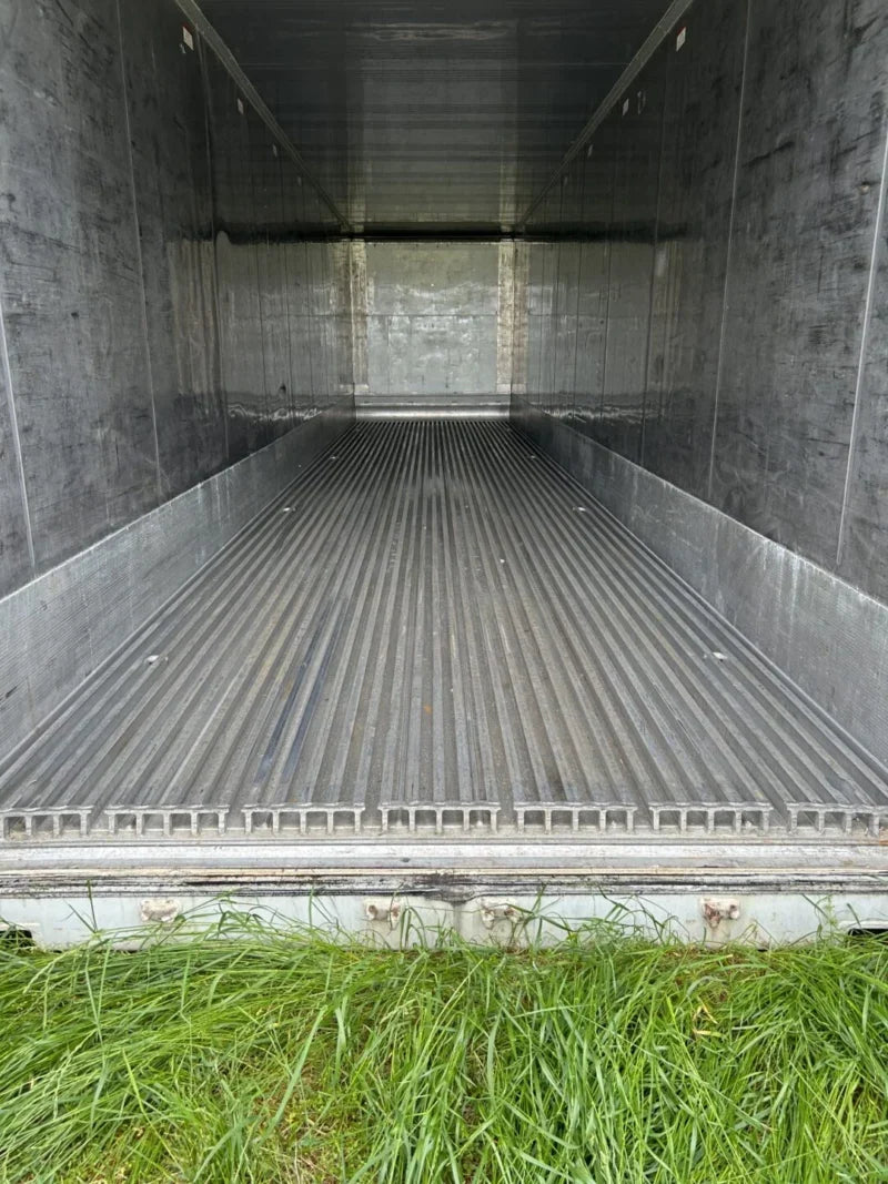 2009 40′ High Cube Refrigerated Storage Container – CCR18757